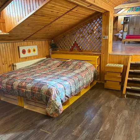 Wooden Attic Apartment Brasov Exterior photo