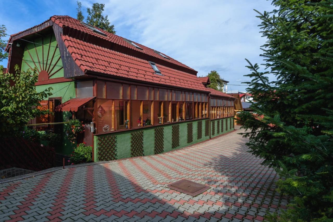 Wooden Attic * Brașov